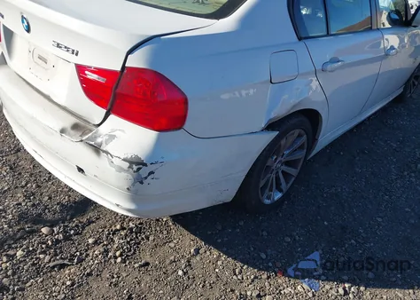 2011 BMW 328I xDrive z USA, uszkodzony, nr VIN WBAPK7C54BA972588